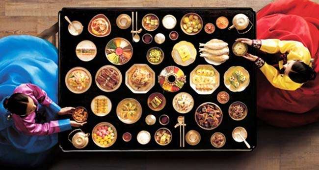 Bữa cơm truyền thống của người Hàn Quốc không thể thiếu được món Kim chi 