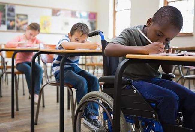 Không có trường đặc biệt cho trẻ em khuyết tật